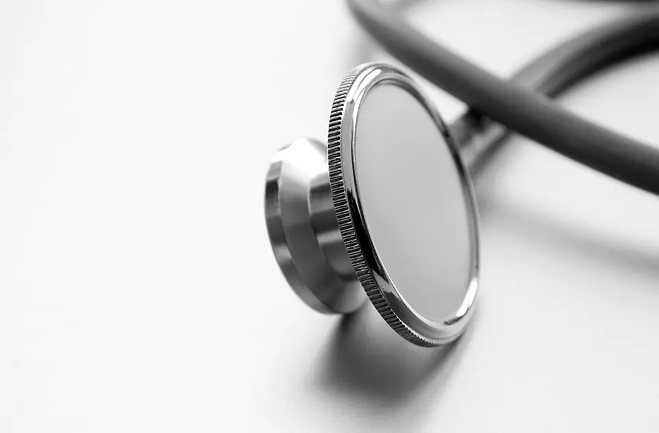 medizin studieren ohne nc in deutschland; Stetoskop Humanmedizin studierne , humanmedizin studium, medizin studium, medizin studieren,